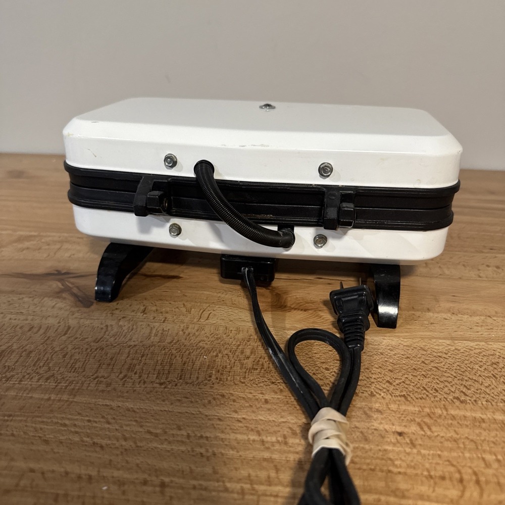 Vintage Vitantonio Belgian Waffler Model 550 Waffle Maker Iron White 900W - Picture 6 of 8